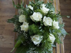 Wieniec z białych róż Capulus